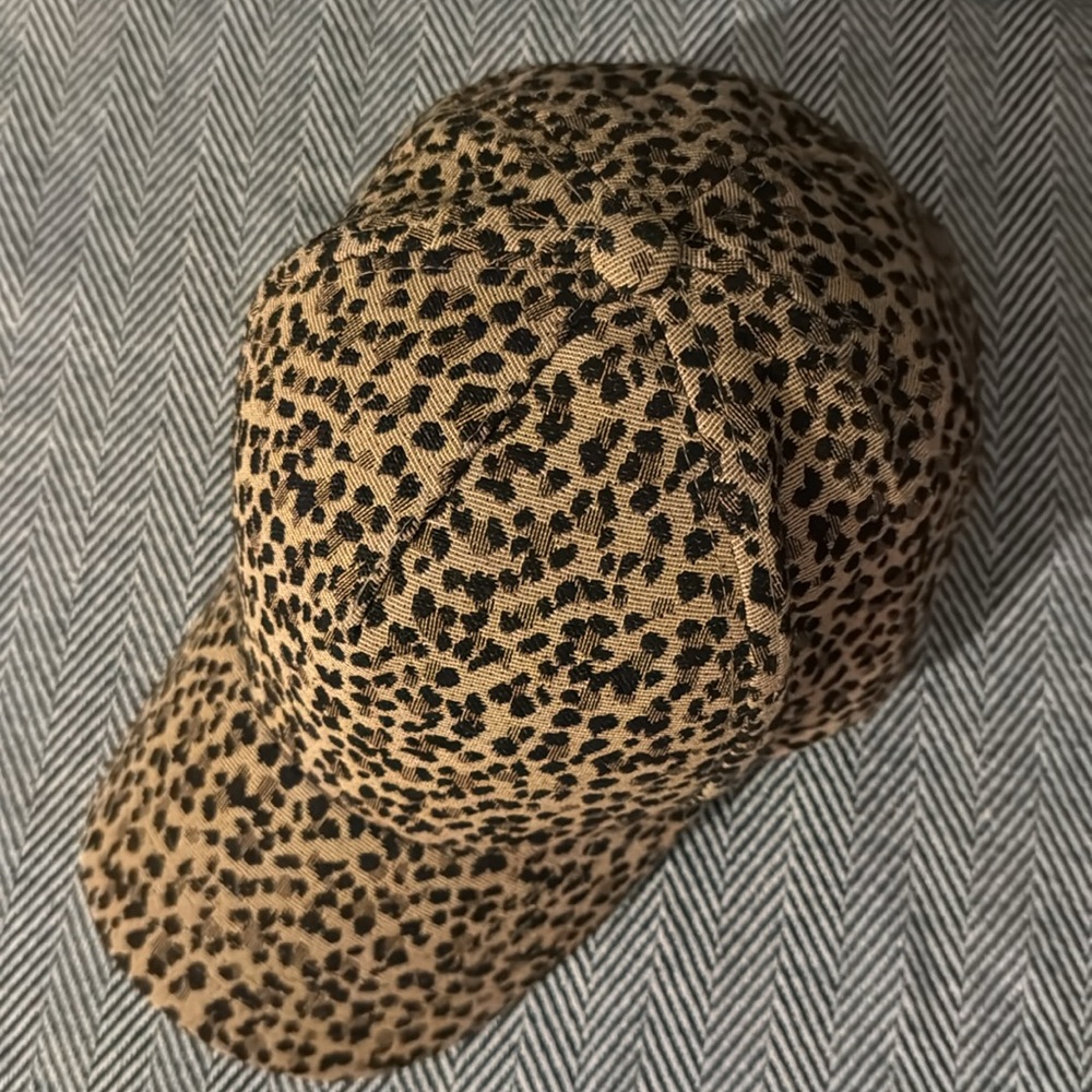 Animal Print Hat - Picture 2 of 3